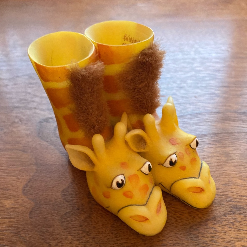 Willow Hall Original Giraffe Collectible Shoe - Shoo Shoo Chomp Chomp #24
